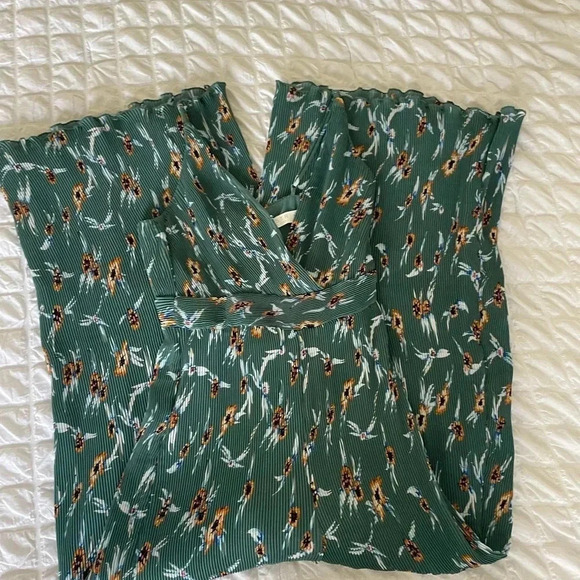 Astr the label plisse floral jumpsuit - Picture 4 of 10